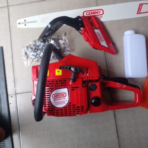 Arrow CS5800 58cc gasoline chainsaw with 22-inch guide bar professional petrol wood cutting machine